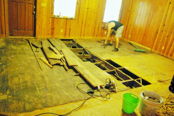 Subfloor Demolition in Richland